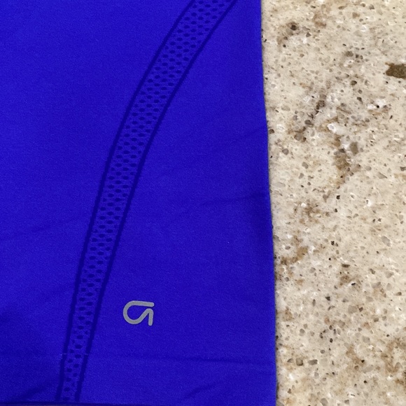 2 - GAP Grey workout Bra & Blue Workout Tank size X-Small - Picture 3 of 12